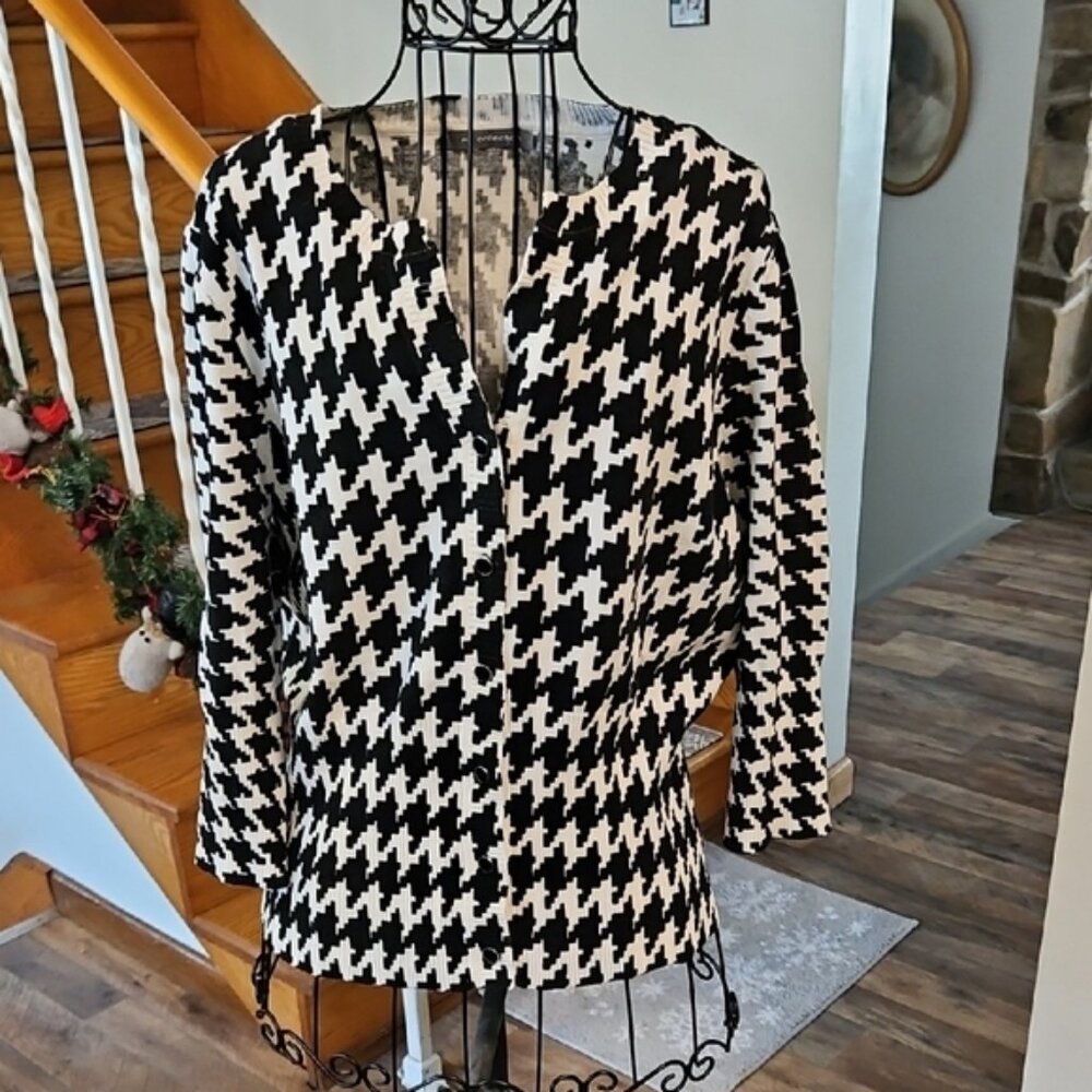 👚NY COLLECTION HOUNDSTOOTH V NECK BUTTON DOWN SWEATER